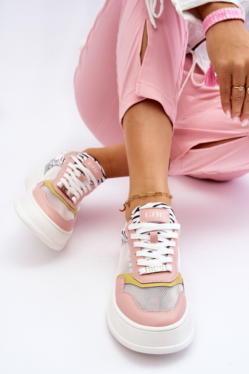 Зручне жіноче спортивне взуття GOE LL2N4053 різнокольорове