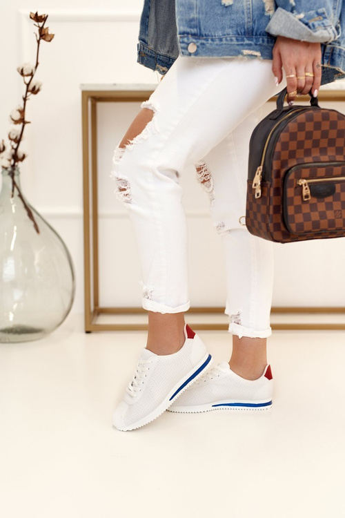 Жіноче спортивне взуття Кросівки білі Nova