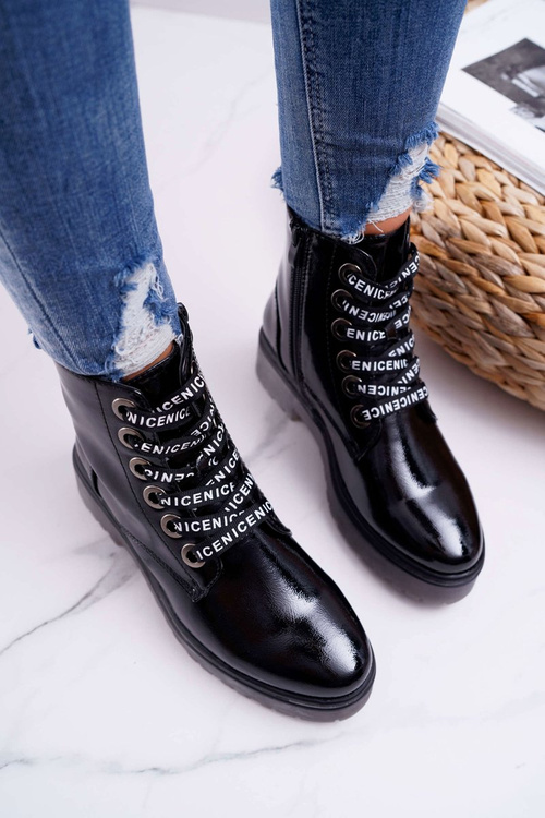 Жіночі лаковані чорні чоботи Sergio Leone на плоскій каблуці TR726