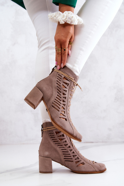Чоботи замшеві ажурні Maciejka 05508-04 Бежеві