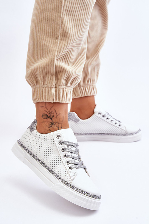 Жіночі низькі перфоровані кросівки білі та сріблясті Daxton