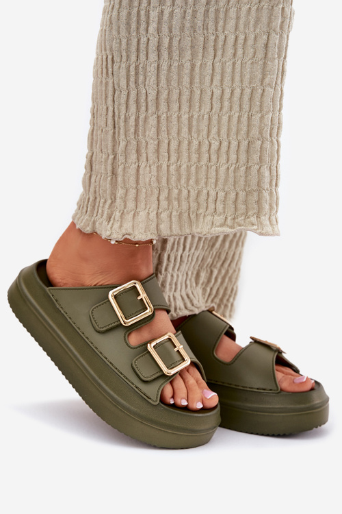 Жіночі сандалі на платформі з золотими пряжками зелені Zorila