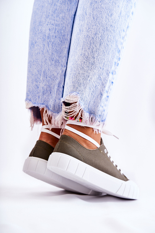 Жіночі кросівки на платформі кольору хакі