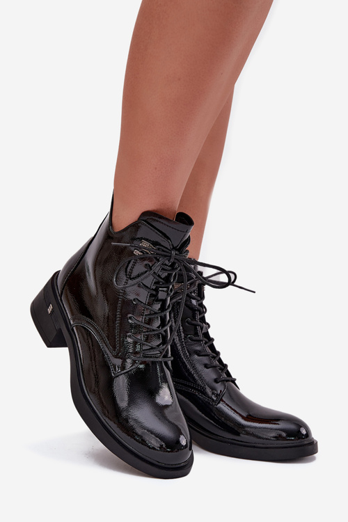 Лаковані утеплені жіночі чоботи на підборах Vinceza 58602 чорні