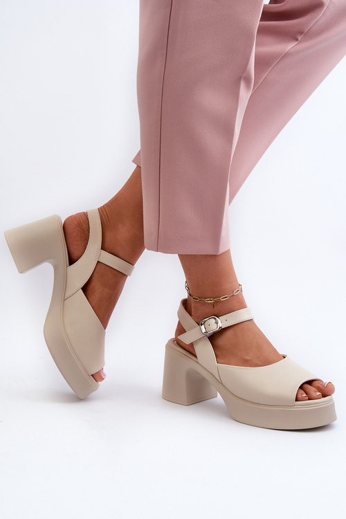 Жіночі шкіряні босоніжки на високих підборах Vinceza 66627 Бежеві