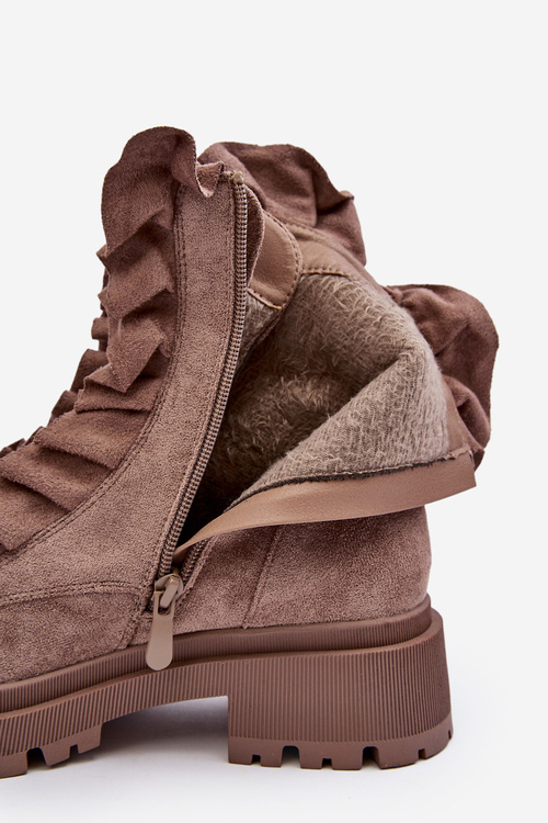 Жіночі замшеві ботильйони на підкладці з пласким каблуком темно-бежевого кольору