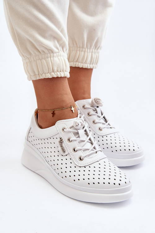 Жіночі шкіряні спортивні кросівки білі Brumia