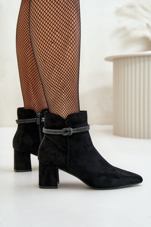 Жіночі еко-замшеві ботильйони з гострими носами чорного кольору Terivannes