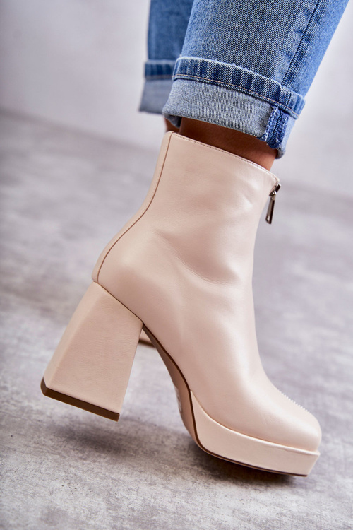 Жіночі чоботи на масивному каблуці на блискавці бежеві Carrera