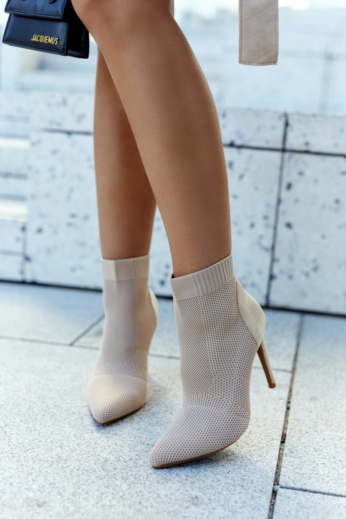 Чоботи Жіночі З Носком На Високому Каблуці Бежеві Вчорашні