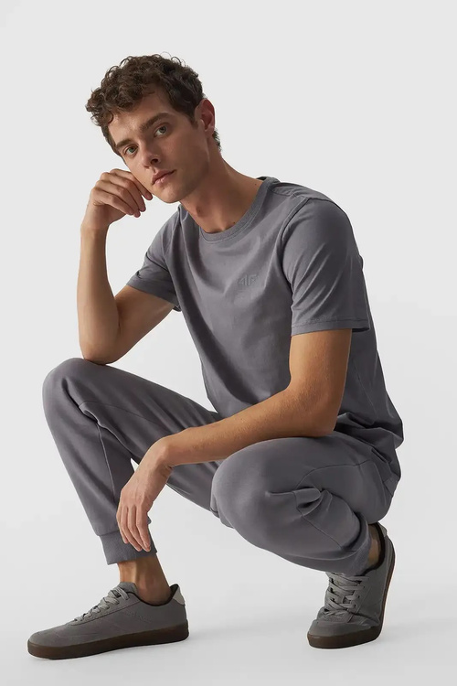 Чоловіча однотонна футболка з логотипом 4F сіра 4FWMM00TTSHM1843-25S