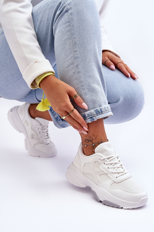 Жіночі кросівки на шнурівці Cortes білі