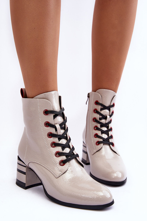 Чоботи лаковані на підборах SBarski MR870-49 світло-сірі