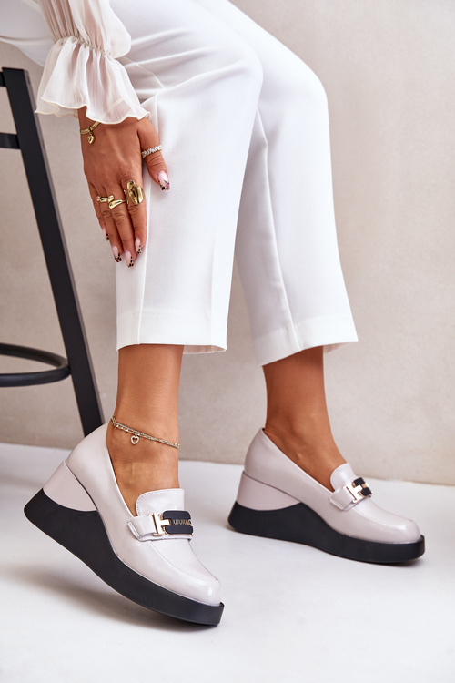 Лаковані мокасини на танкетці Сірі Vinceza 58337