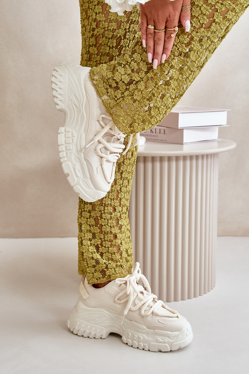 Жіночі кросівки на масивній підошві світло-бежевого кольору Nevela