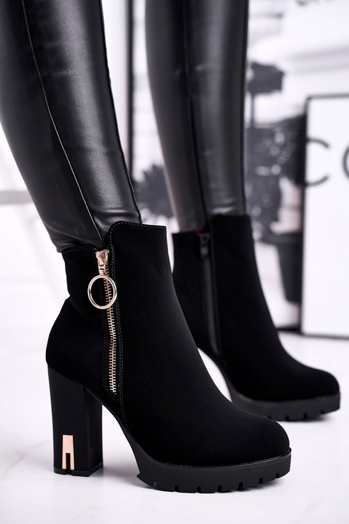 Жіночі чоботи на високому каблуці з нубуку чорного кольору