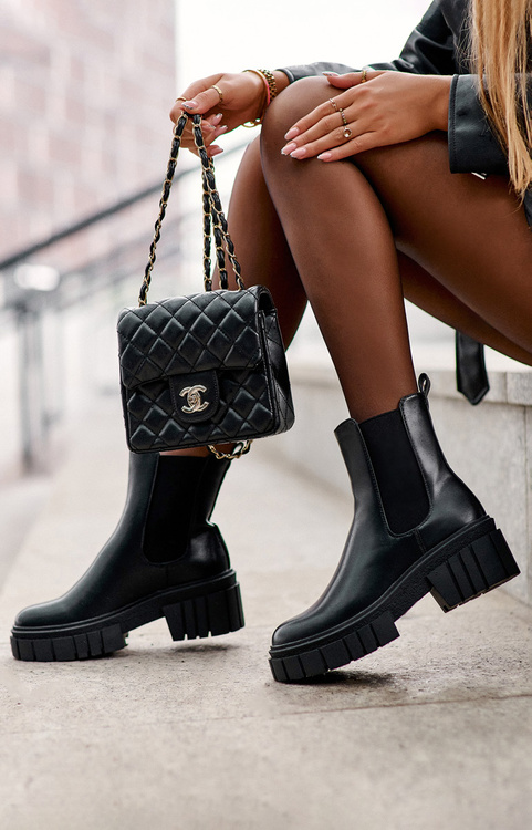 Шкіряні ботильйони на масивному плоскому каблуці Чорні Кева
