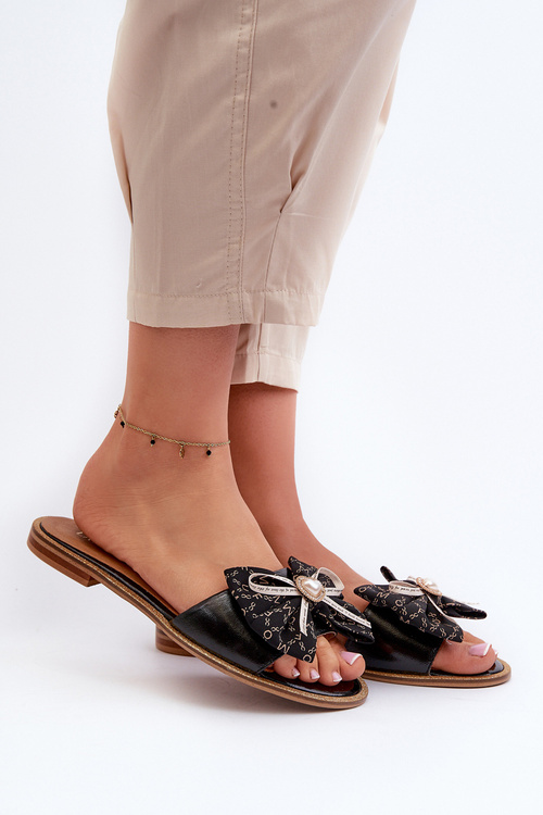 Жіночі шкіряні тапочки з бантом Laura Messi 2791 Чорні