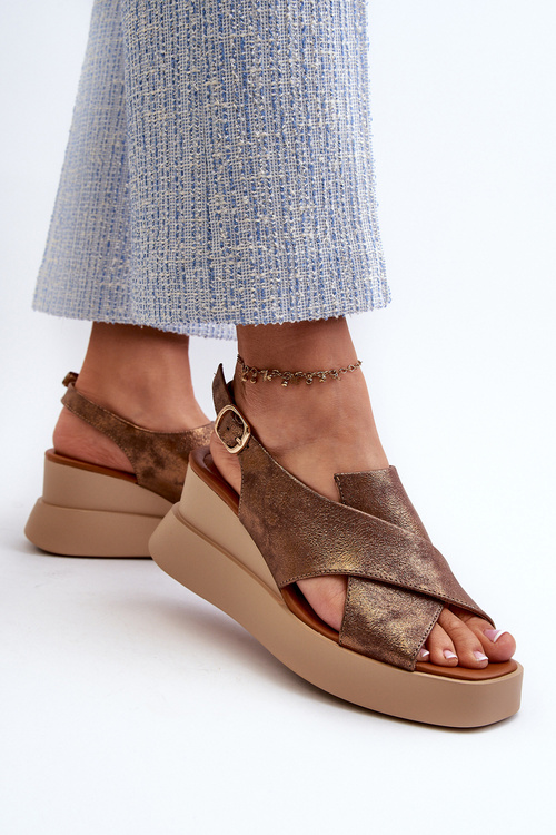 Жіночі босоніжки з еко шкіри на платформі та танкетці міді Vaiara