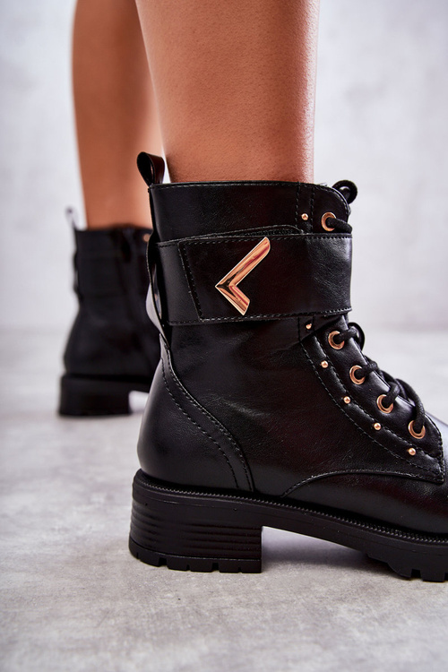 Утеплені шкіряні чоботи зі змією, чорні Colira