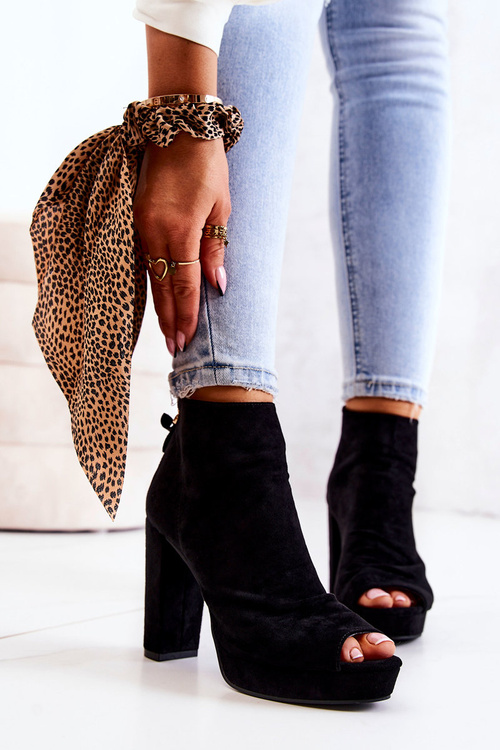 Черевики на шпильці з відкритим носком, чорні Adore