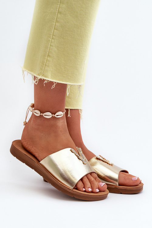 Жіночі босоніжки на плоскій підошві з декором з екошкіри Gold Makia