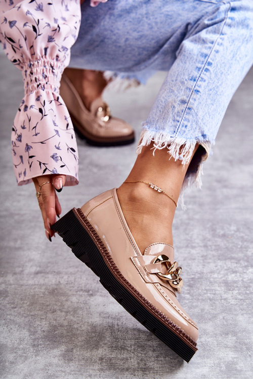 Лаковані лофери на бежевій платформі Reidun