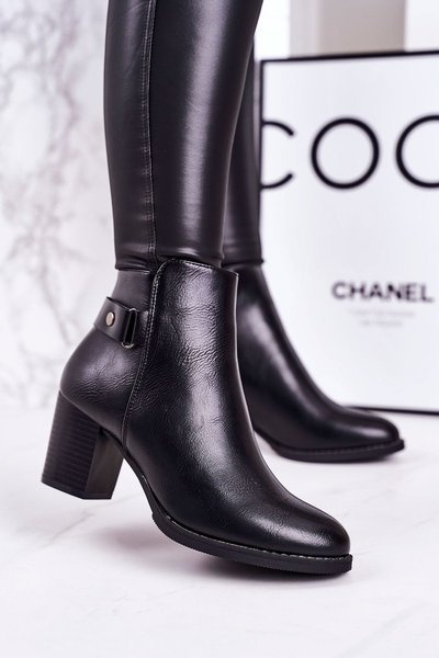 Жіночі утеплені чоботи на каблуці чорні Unstoppable