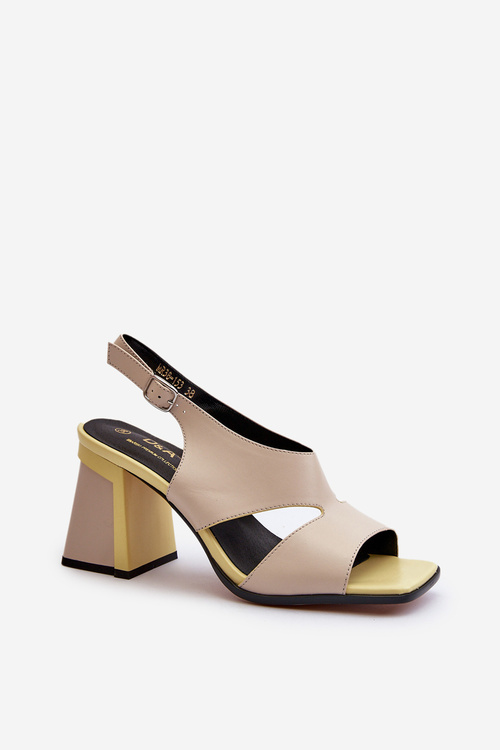 Жіночі босоніжки на танкетці бежеві D&A MR38-153