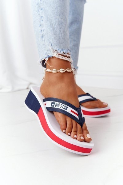 Жіночі шльопанці на танкетці Big Star HH274A093 білі