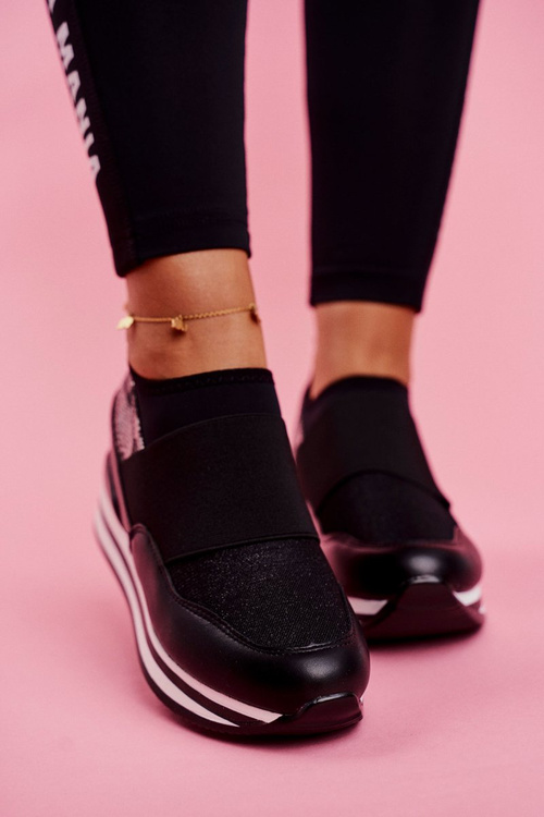 Жіноче спортивне взуття Кросівки Black Cold Play