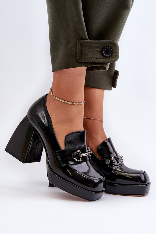 Чорні лаковані жіночі туфлі D&A MR38-906