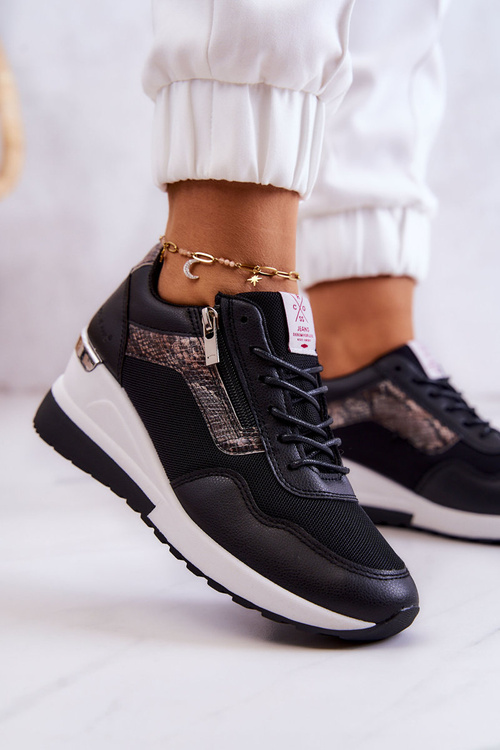 Жіночі кросівки на танкетці JJ2R4027C чорні