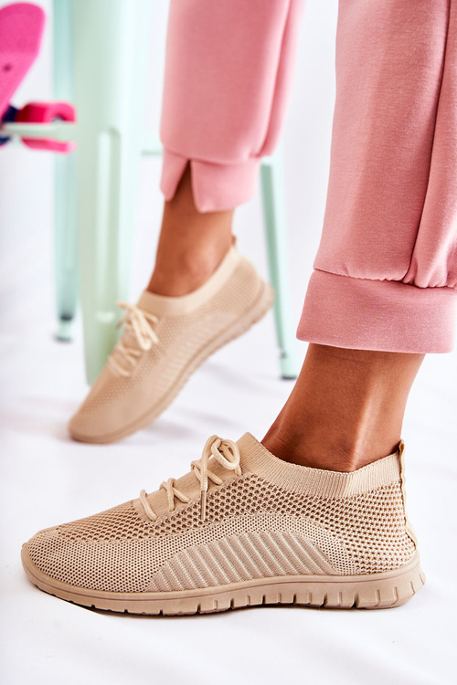 Жіноче спортивне взуття бежевого кольору Sequro