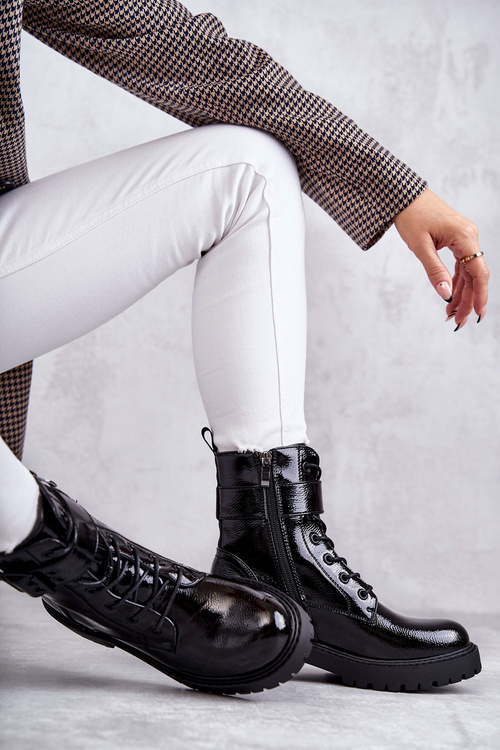 Жіночі лаковані чоботи на плоскому каблуці зі шнурівкою, чорні Firmina