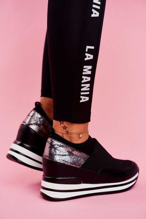 Жіноче спортивне взуття Кросівки Black Cold Play