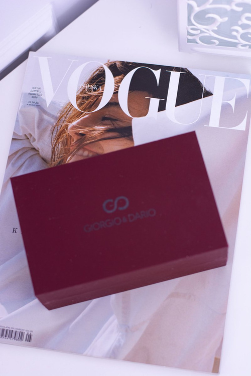 Жіночий чорний годинник Giorgio Dario Set з блискітками та двома золотими браслетами