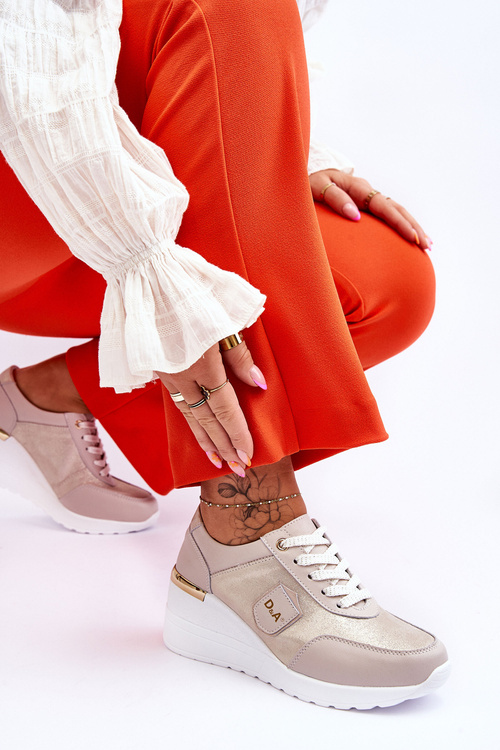 Жіночі шкіряні кросівки на танкетці Gold Beatris