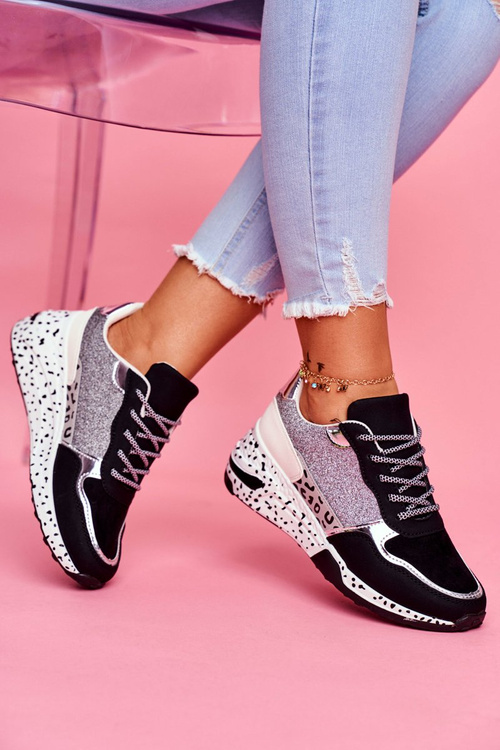 Спортивне жіноче взуття на товстій підошві чорного кольору Nokien