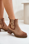 Жіночі утеплені ботильйони на каблуці та золотистих деталях із еко-замші світло-коричневого кольору