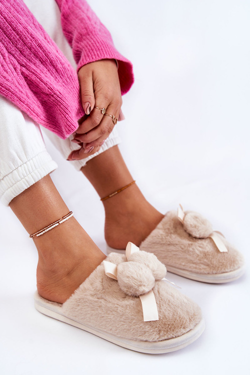 Жіночі хутряні тапочки з помпонами бежеві Castello