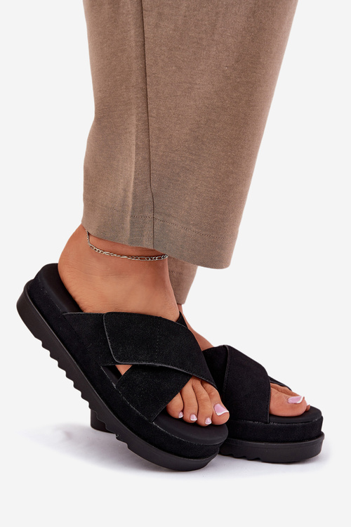 Жіночі платформені сандалі з переплетеними ремінцями чорні Rinasara