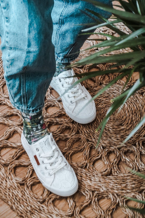 Жіночі мереживні кросівки BIG STAR W274925 Білі