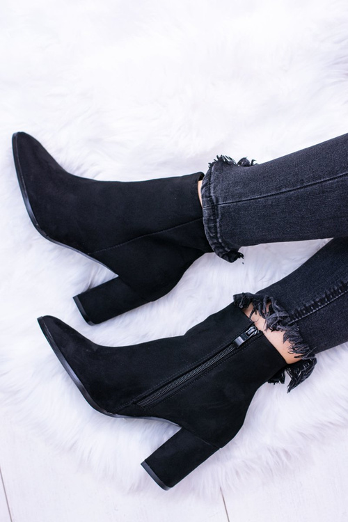 Чорні жіночі чоботи Amaltea з гострими шпильками