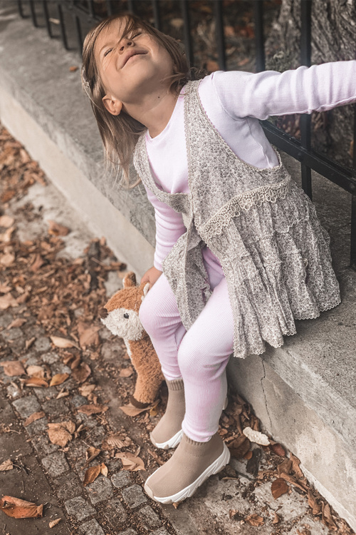 Дитяче молодіжне спортивне взуття бежеве Callobe