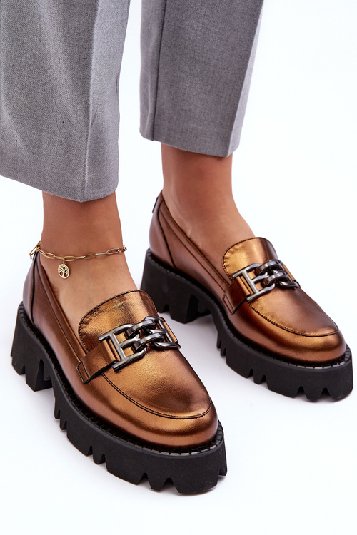 Жіночі шкіряні лофери із золотистим орнаментом Lyndani