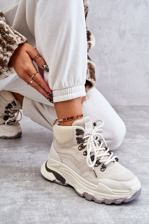 Жіноче високе спортивне взуття GOE KK2N4097 світло-бежевий