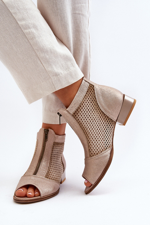 Чоботи жіночі на плоскій підошві Maciejka 06413-25 золото