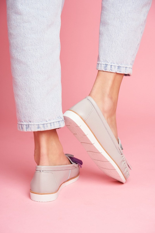 Жіночі шкіряні мокасини сірі Bebbo