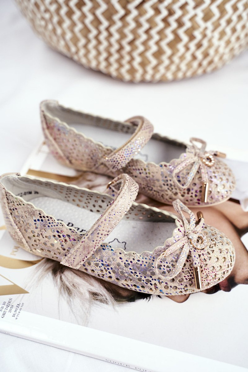 Дитячі бежеві балерини з перфорацією на липучці Remtro